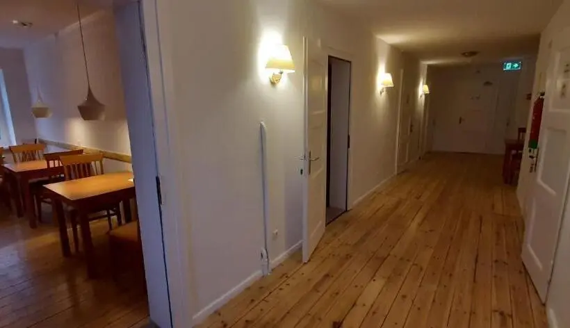 バスルーム共同エコノミー4人部屋, Schillers Landhaus