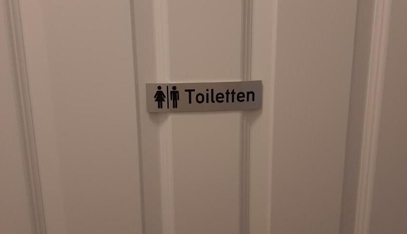 标准单人间, Schillers Landhaus