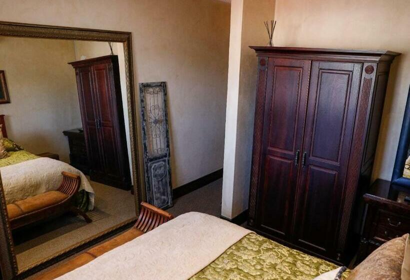 חדר משפחתי, Tuscan Rose