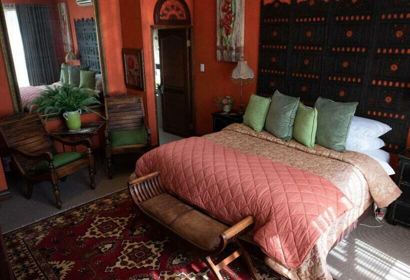 جناح كومفورت, Tuscan Rose