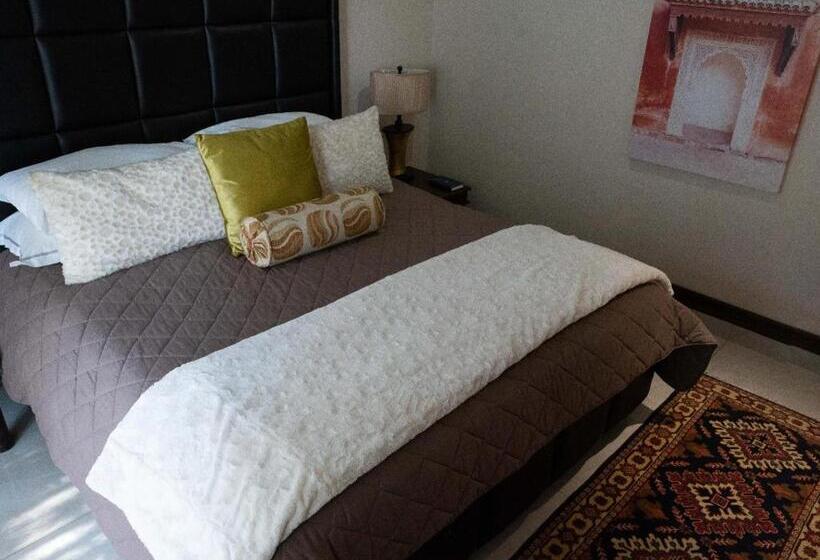 غرفة قياسية سرير كينج, Tuscan Rose