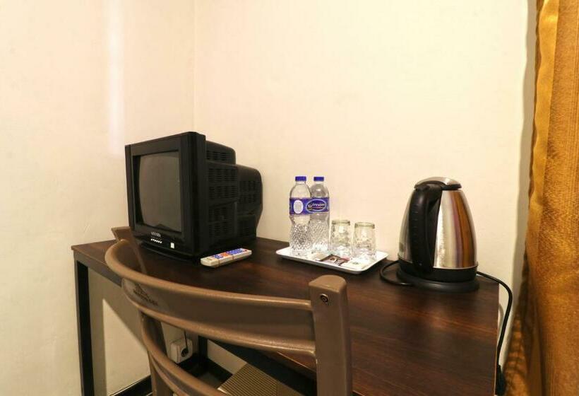 Quarto Estandar, Wisma Surya