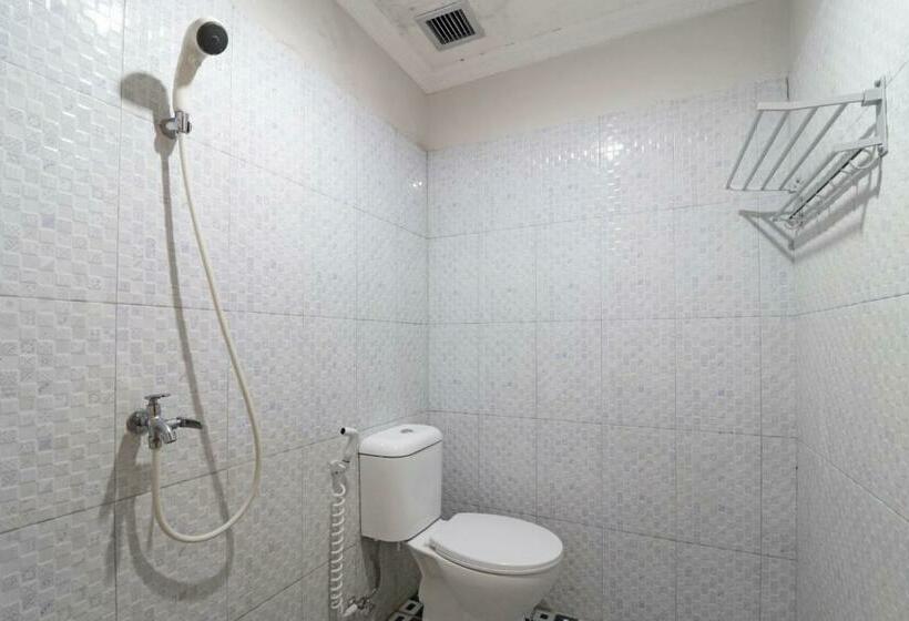 Quarto Estandar, Wisma Surya