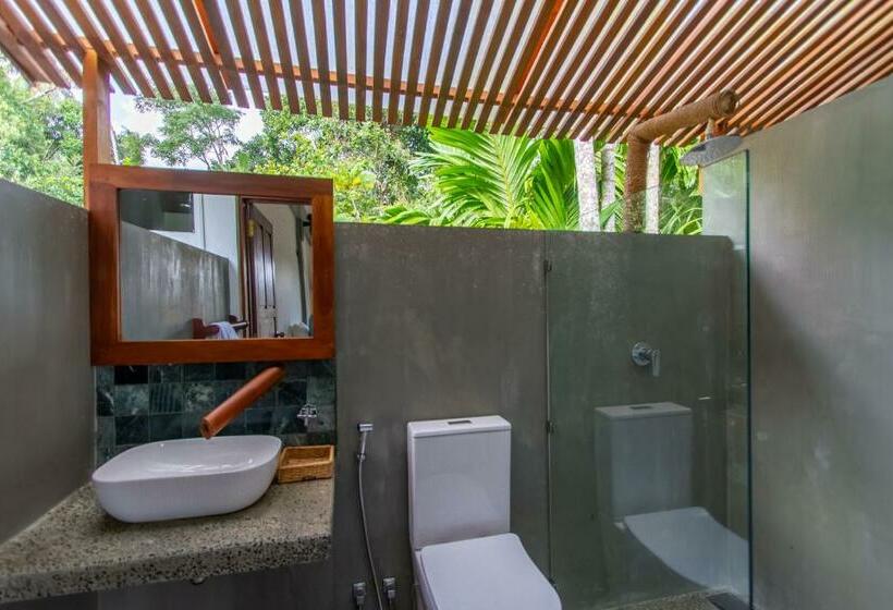 带共用浴室的标准房间, The Jungalows