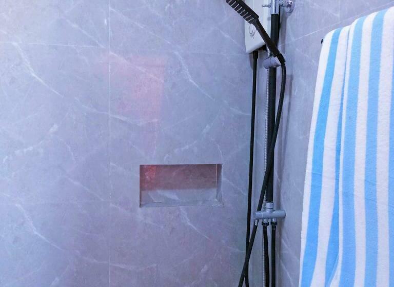 Номер Стандарт Вид на Озеро, Baywalk Suites Batangas