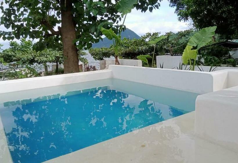 Номер Стандарт Вид на Озеро, Baywalk Suites Batangas