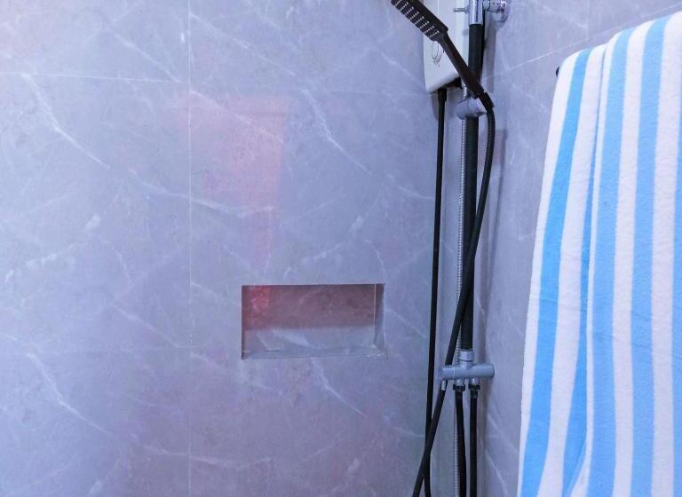 סוויטה נוף לבריכה, Baywalk Suites Batangas