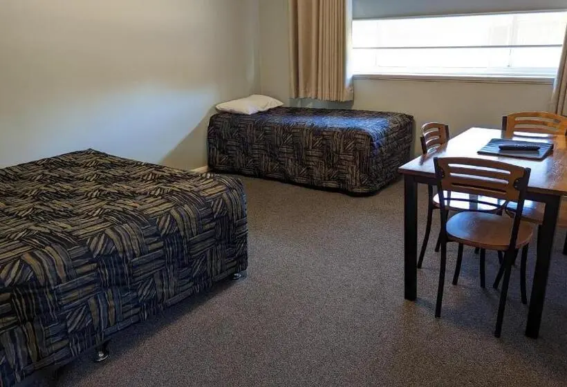 Perhesviitti, Harden Country Motel