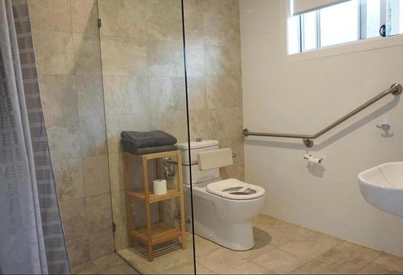 חדר סטנדרט מותאם לאדם עם מוגבלויות, Harden Country Motel