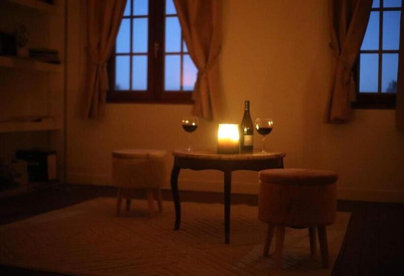 اتاق استاندارد با چشم‌انداز باغ, La Montrieuse, Chambre Individuelle Avec Sauna Et Baignoire Spa