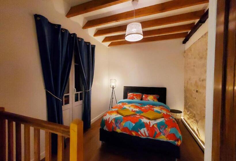 غرفة قياسية مزوَّدة بشُرفة, La Montrieuse, Chambre Individuelle Avec Sauna Et Baignoire Spa