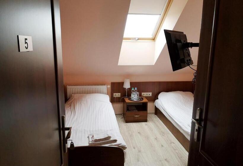 이코노미 룸, Viwaldi