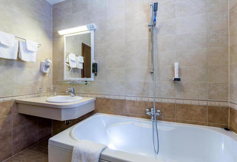 스탠다드 트리플 발코니 룸, Bitoraj Fužine