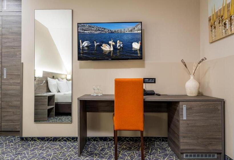 수피리어 룸, Bitoraj Fužine