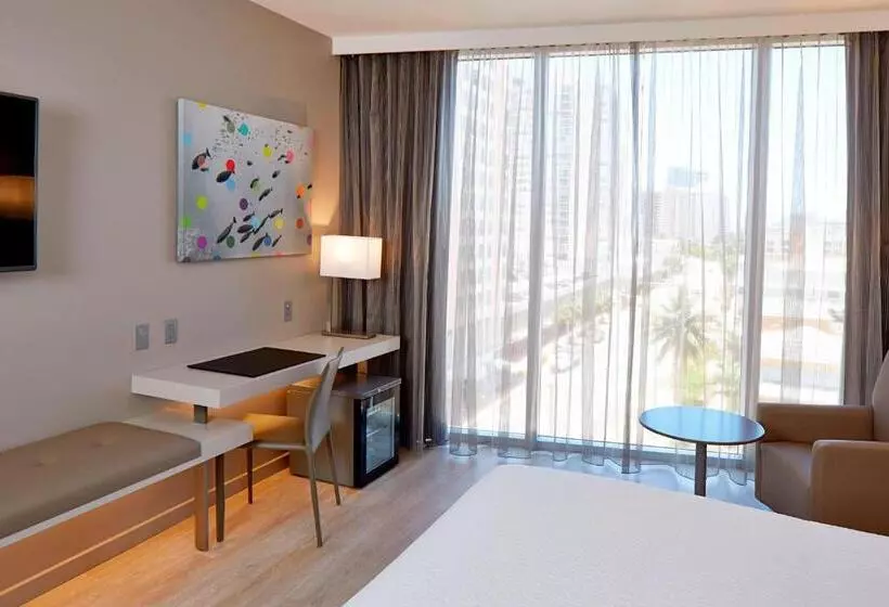 キングサイズベッドのスタンダードルーム, Ac Hotel By Marriott Miami Beach
