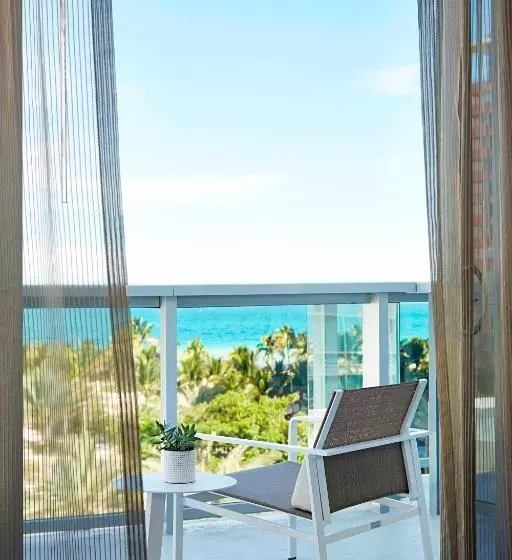 オーシャンビュースタンダードルームバルコニー付き, Ac Hotel By Marriott Miami Beach