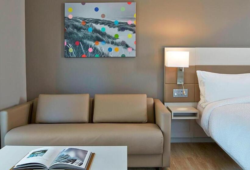 带大床的套房, Ac Hotel By Marriott Miami Beach