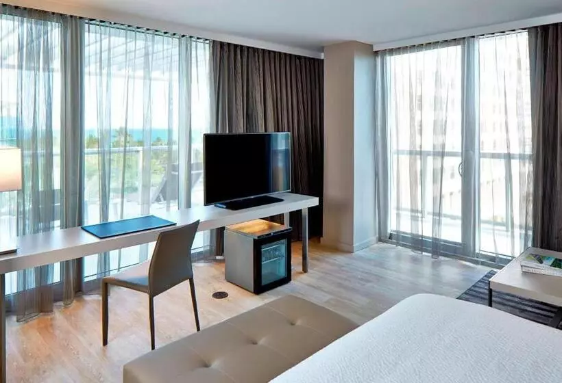 キングサイズベッドのスイートルーム, Ac Hotel By Marriott Miami Beach