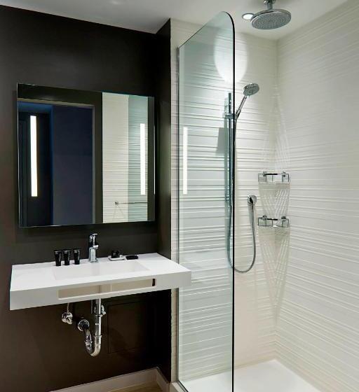 适合残疾人士使用的带超级大床的标准间, Ac Hotel By Marriott Miami Beach