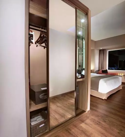 デラックスルーム, Aston Kupang Hotel & Convention Center