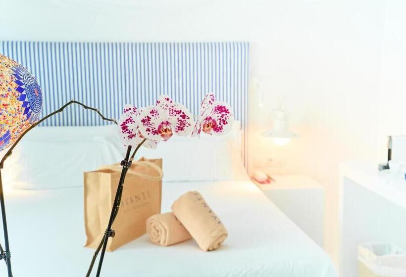 テラス付きスタンダードルーム, Avanti Lifestyle Hotel Only Adults