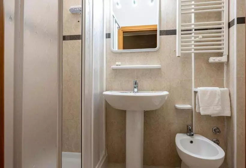 اتاق لوکس چهار تخته, Amadei Hotel Figaro & Apartments