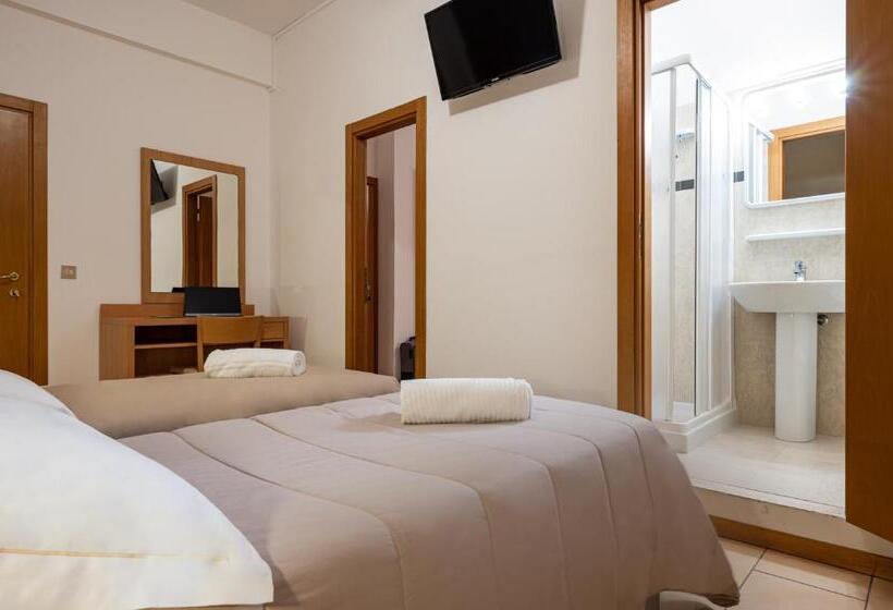 Четырехместный Номер Deluxe, Amadei Hotel Figaro & Apartments