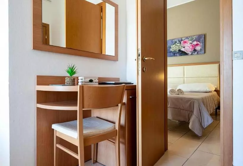 اتاق لوکس چهار تخته, Amadei Hotel Figaro & Apartments