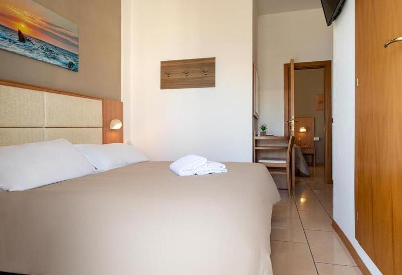 Четырехместный Номер Deluxe, Amadei Hotel Figaro & Apartments