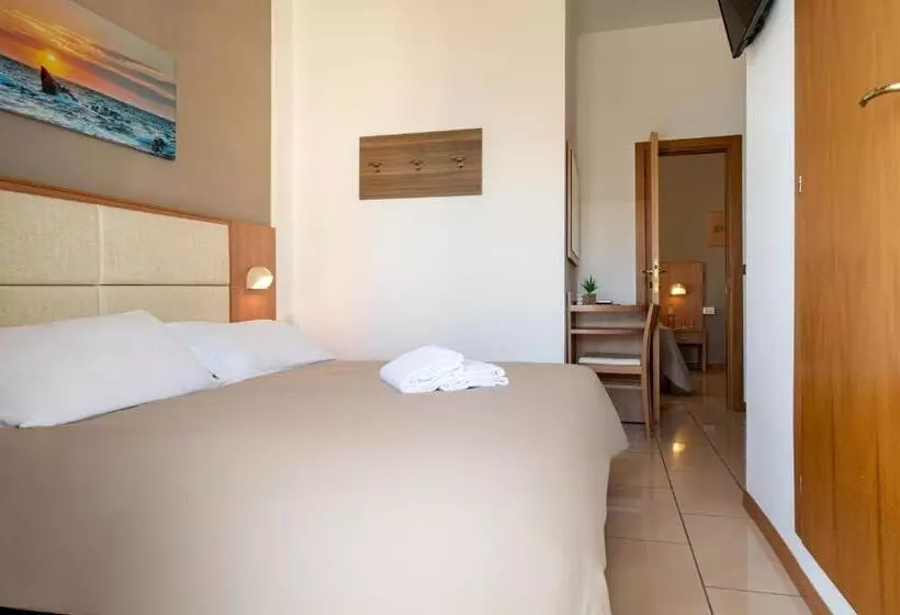 اتاق لوکس چهار تخته, Amadei Hotel Figaro & Apartments