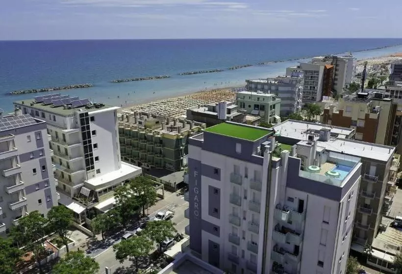 استودیوی استاندارد, Amadei Hotel Figaro & Apartments