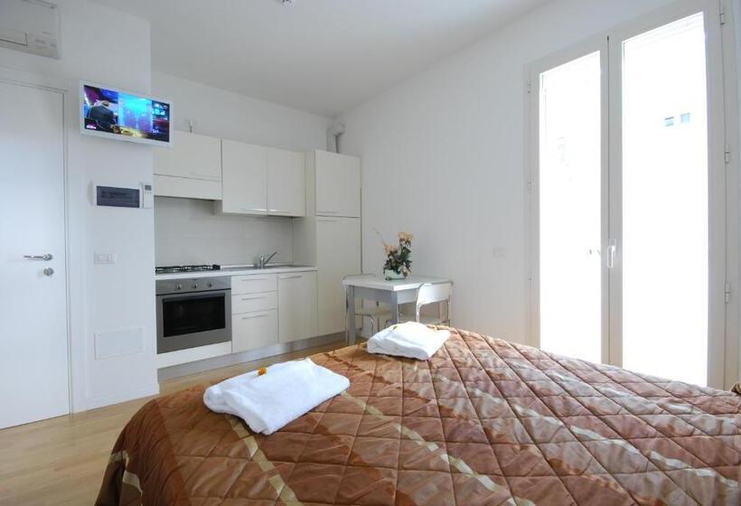 Студия Стандарт, Amadei Hotel Figaro & Apartments