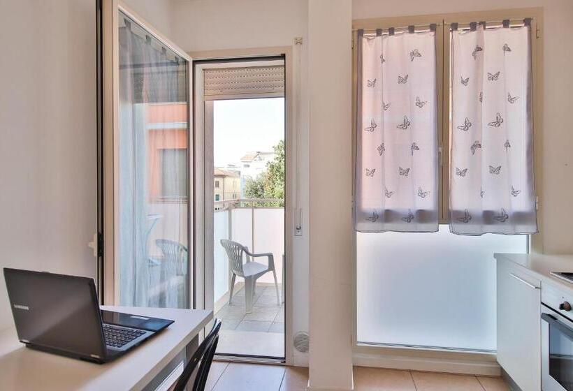 Апартаменты 1 Спальня, Amadei Hotel Figaro & Apartments