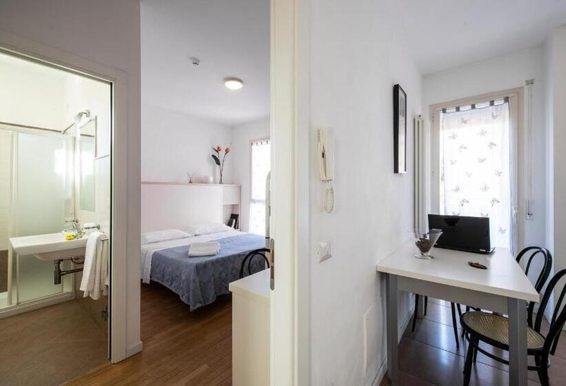 Апартаменты 1 Спальня, Amadei Hotel Figaro & Apartments