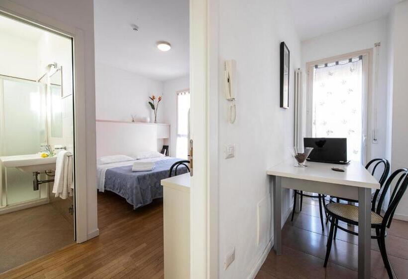 Апартаменты 1 Спальня, Amadei Hotel Figaro & Apartments