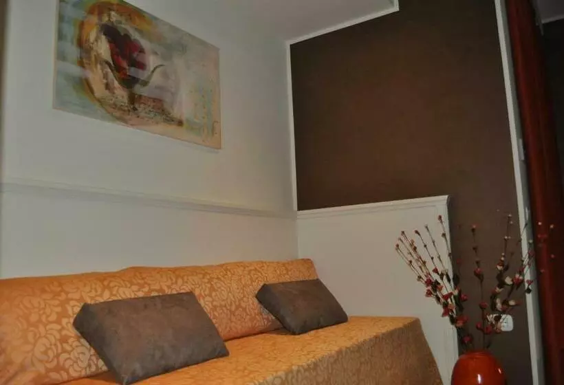 Camera Standard con Balcone, Centova