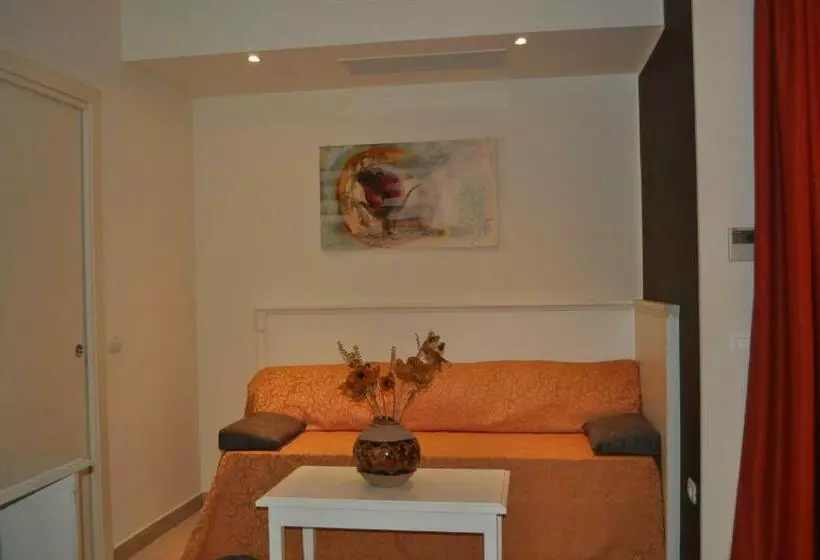 Camera Standard con Balcone, Centova