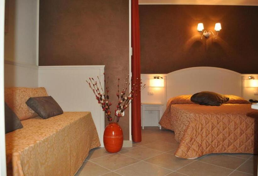 Chambre Familiale, Centova