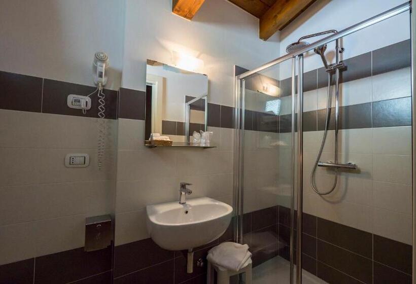 Chambre Standard, Centova