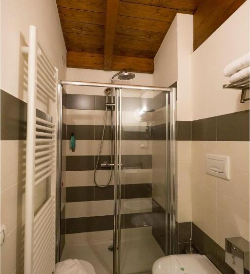 Chambre Familiale, Centova