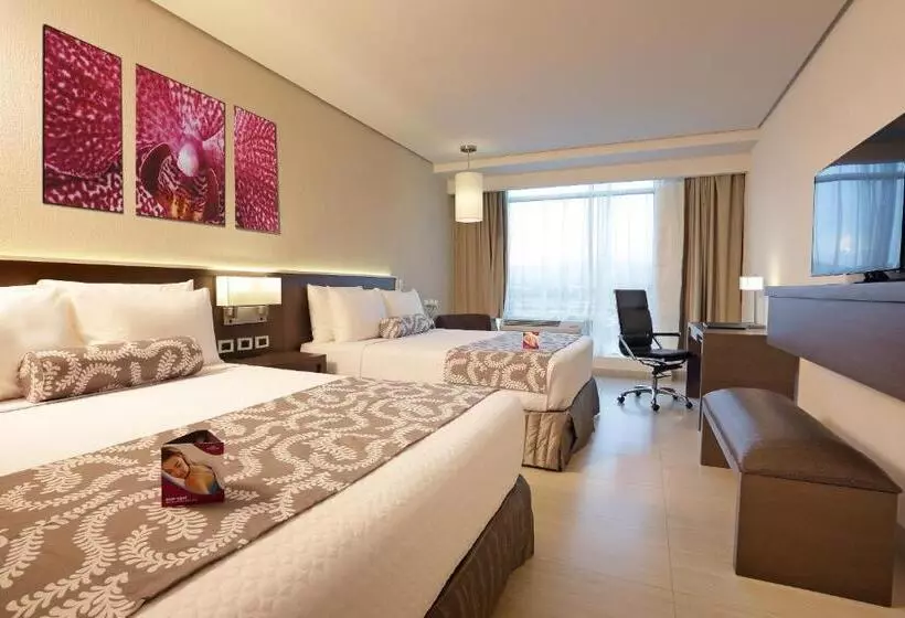 اتاق پرمیوم, Crowne Plaza Airport, An Ihg