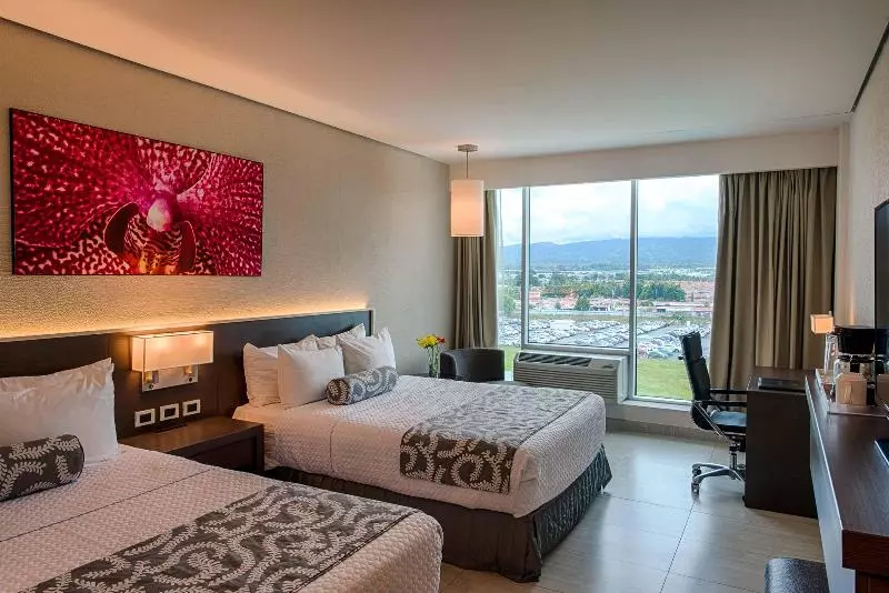 اتاق استاندارد, Crowne Plaza Airport, An Ihg