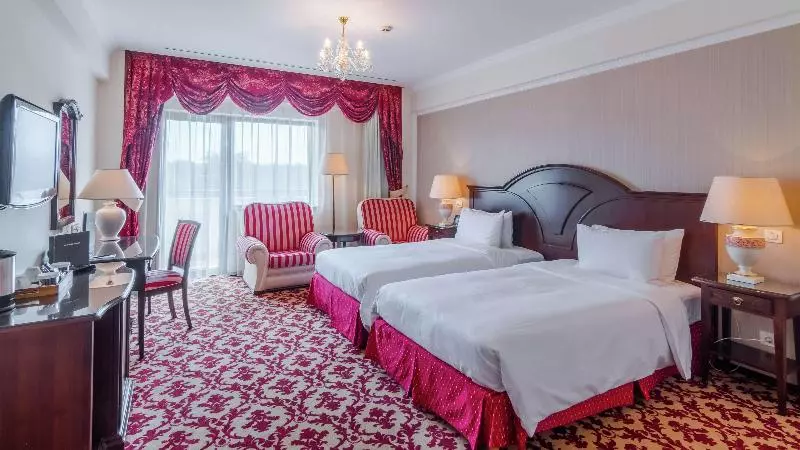 اتاق لوکس, Crowne Plaza Airport, An Ihg