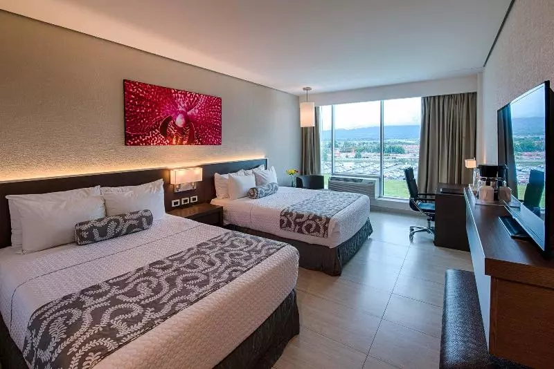 اتاق استاندارد, Crowne Plaza Airport, An Ihg