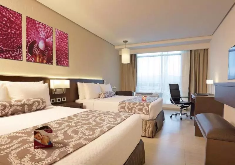 اتاق استاندارد, Crowne Plaza Airport, An Ihg