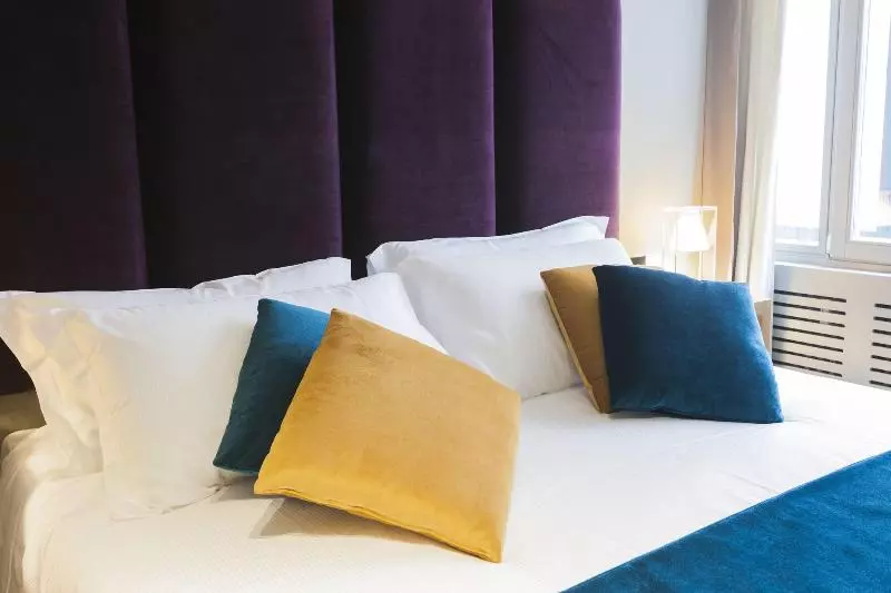 اتاق لوکس, Crowne Plaza Airport, An Ihg