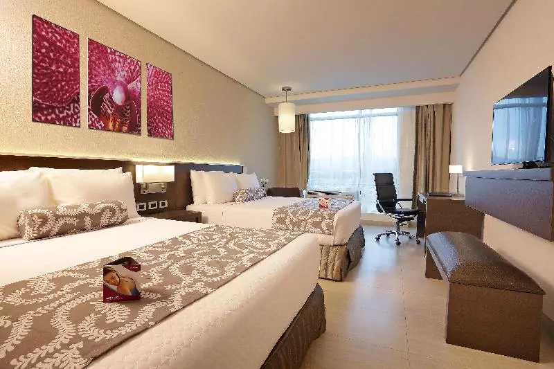 اتاق پرمیوم, Crowne Plaza Airport, An Ihg