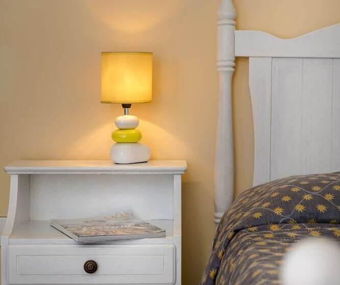 غرفة قياسية فردية, La Perla