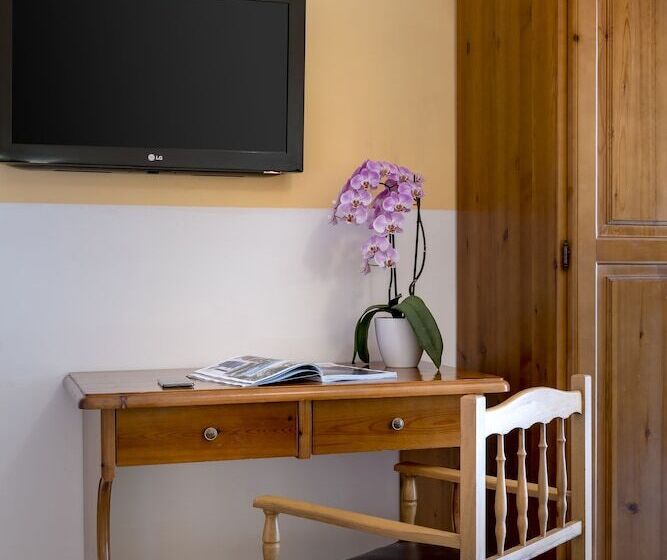 غرفة قياسية رباعية, La Perla