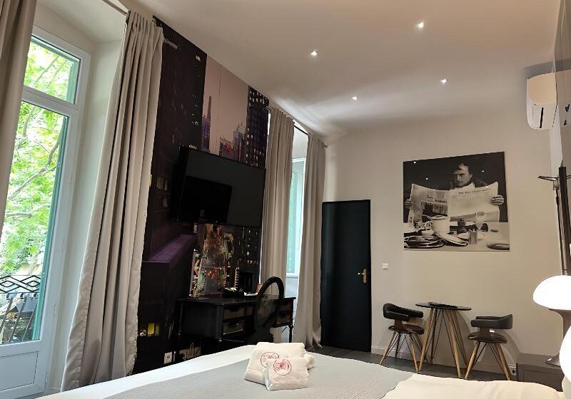 Номер Superior, Les Voyageurs